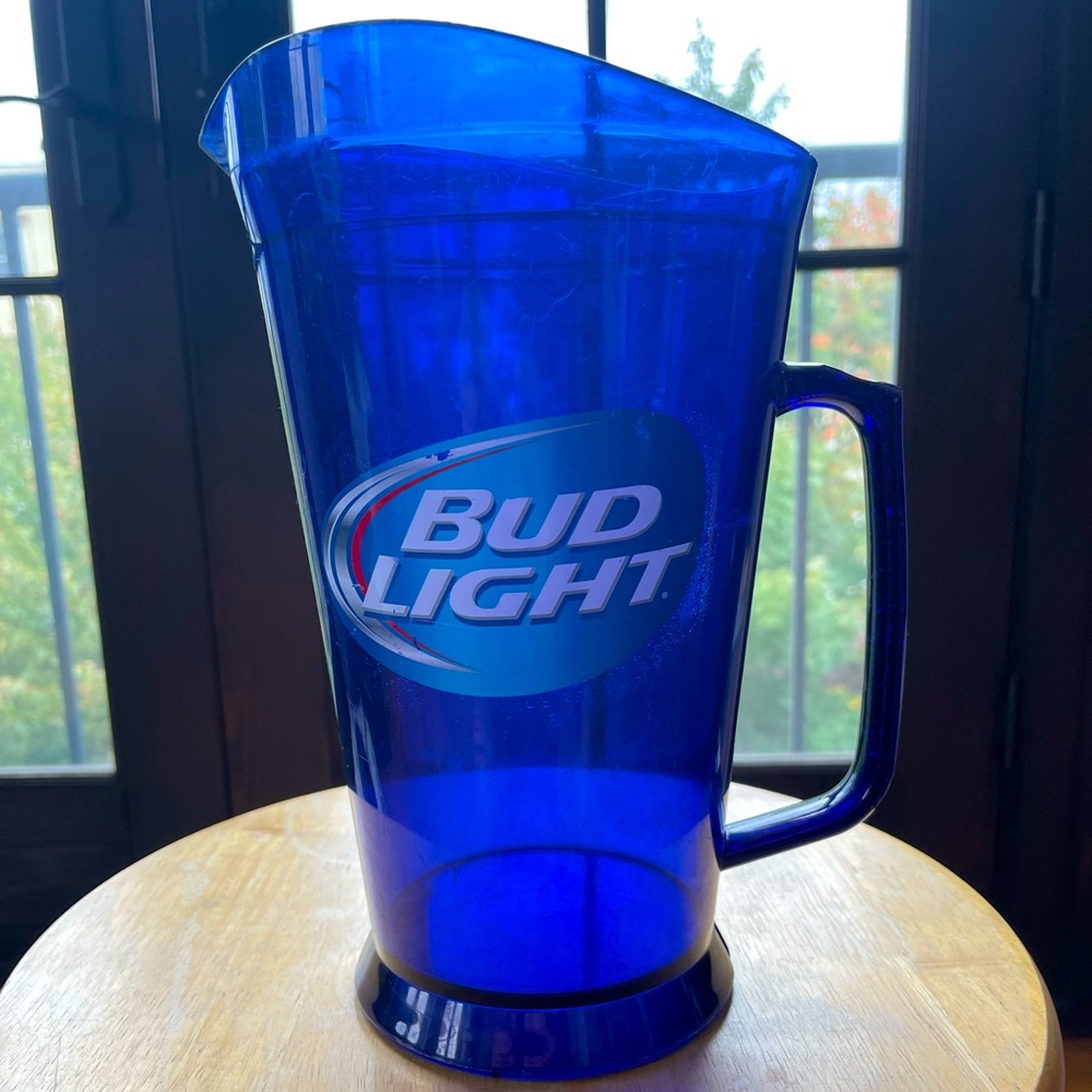 Bud-light classic pitch 🍻
